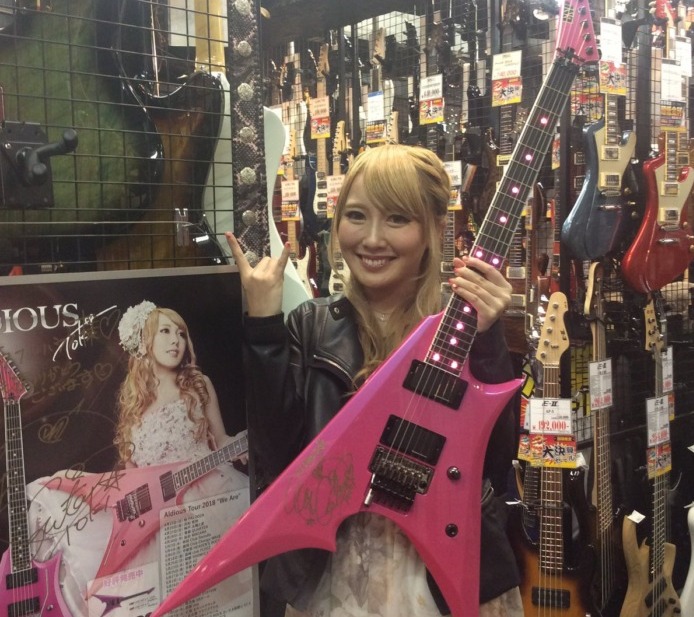 トキ メインギター ESP CHUNPA V